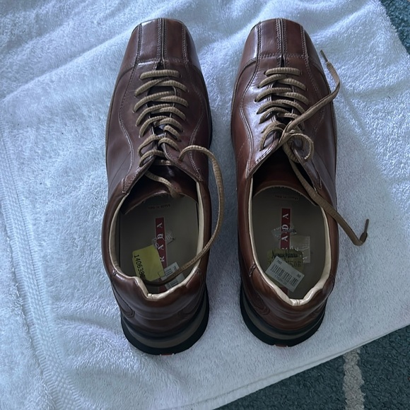Authentic Prada lace up shoe great color - Picture 6 of 6